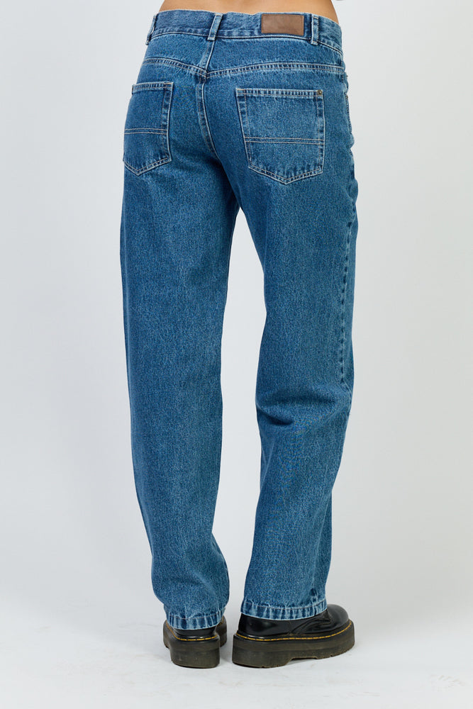 
                      
                        מכנסי איילות
                      
                    