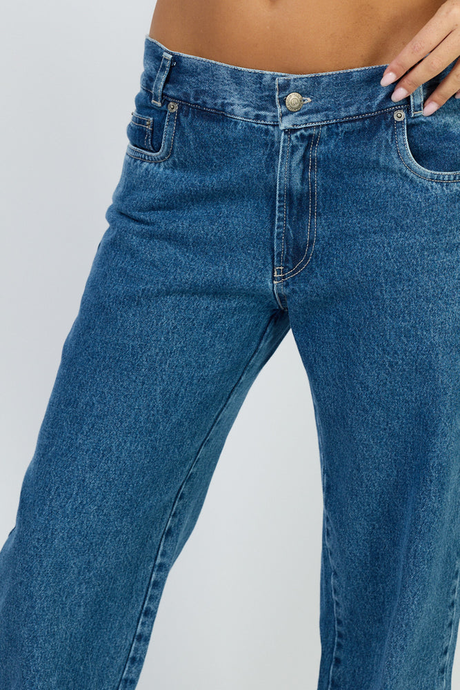 
                      
                        מכנסי איילות
                      
                    