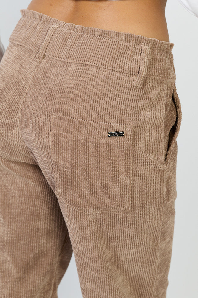 
                      
                        מכנסי אקליפטוס גלים
                      
                    