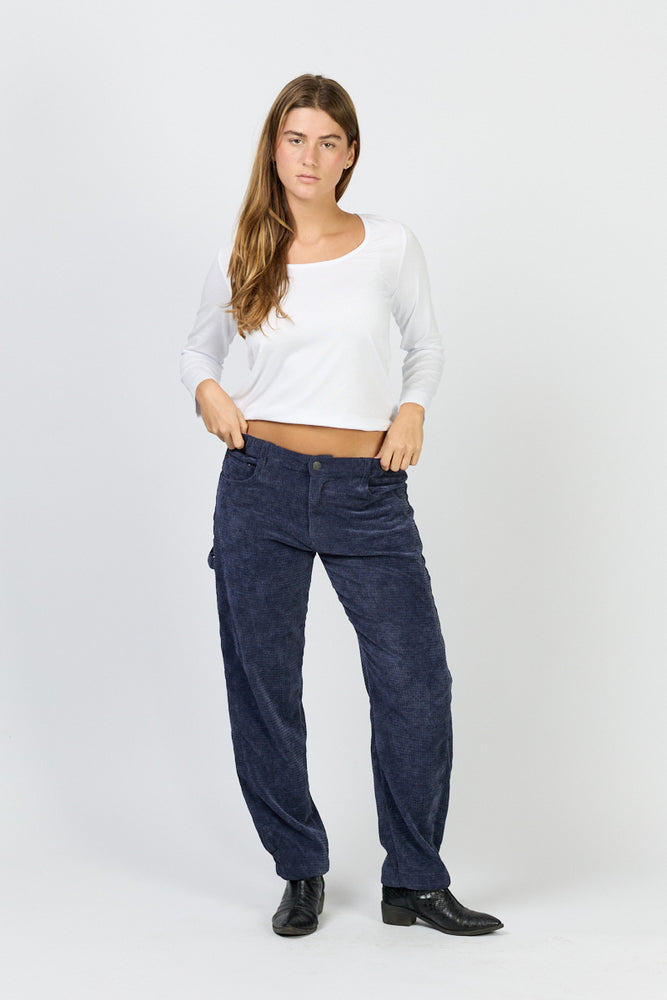 
                      
                        מכנסי רעיון גלים
                      
                    