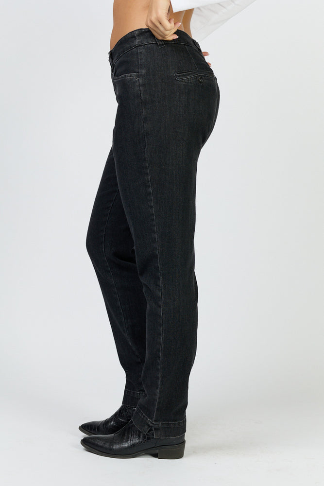 
                      
                        מכנסי חפת ג' 49
                      
                    