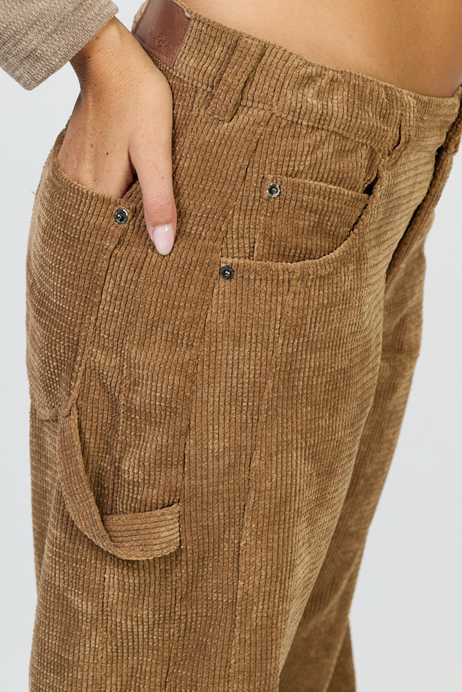 
                      
                        מכנסי רעיון גלים
                      
                    