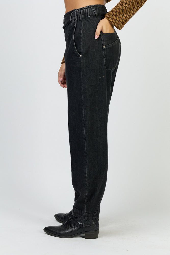 
                      
                        מכנסי נוח לי ג' 49
                      
                    