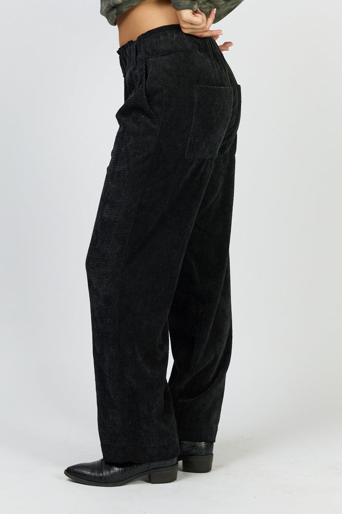 
                      
                        מכנסי טיילת גלים
                      
                    