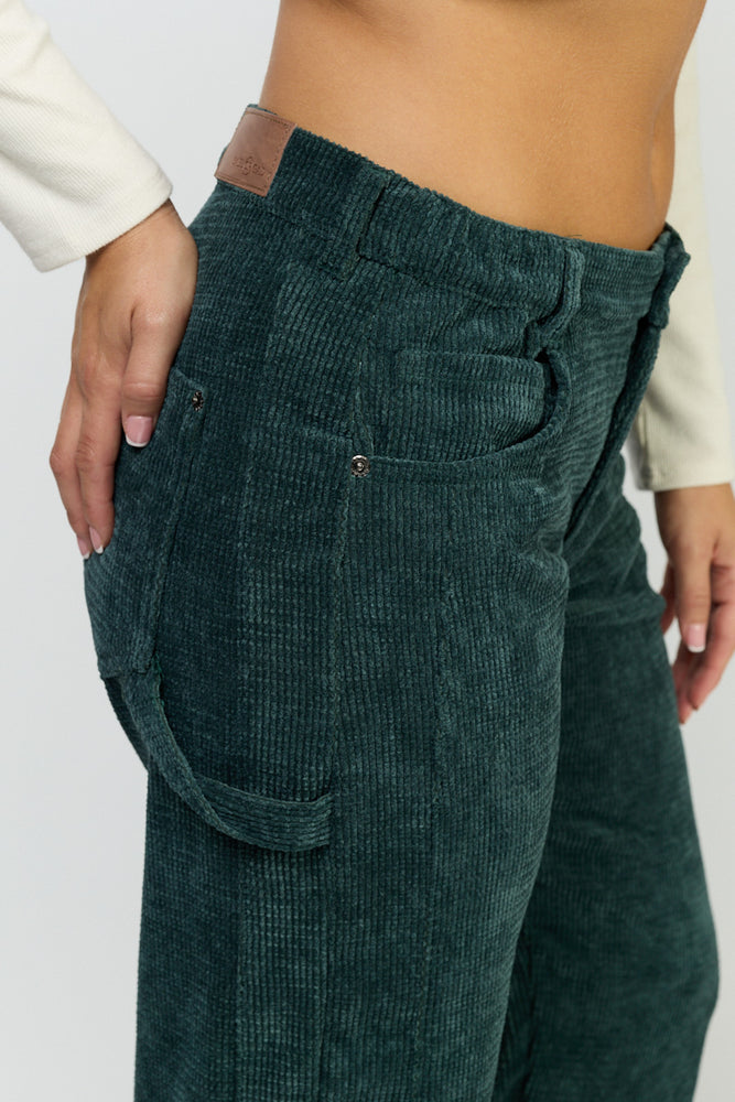 
                      
                        מכנסי רעיון גלים
                      
                    